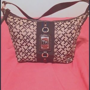 Cute Tommy Hilfiger purse